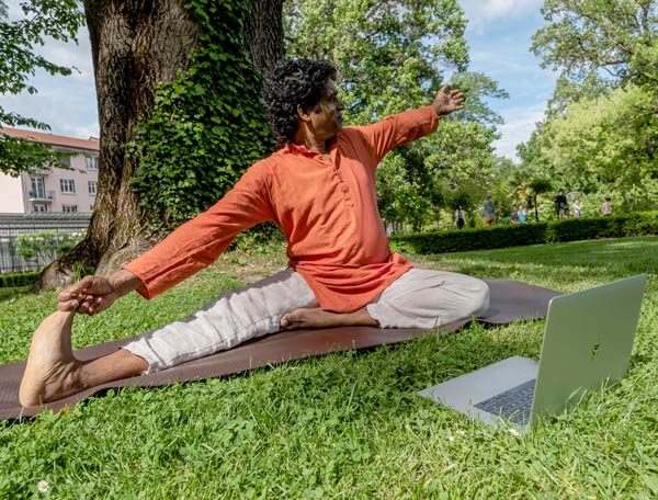 Cours de yoga en visio à Grenoble